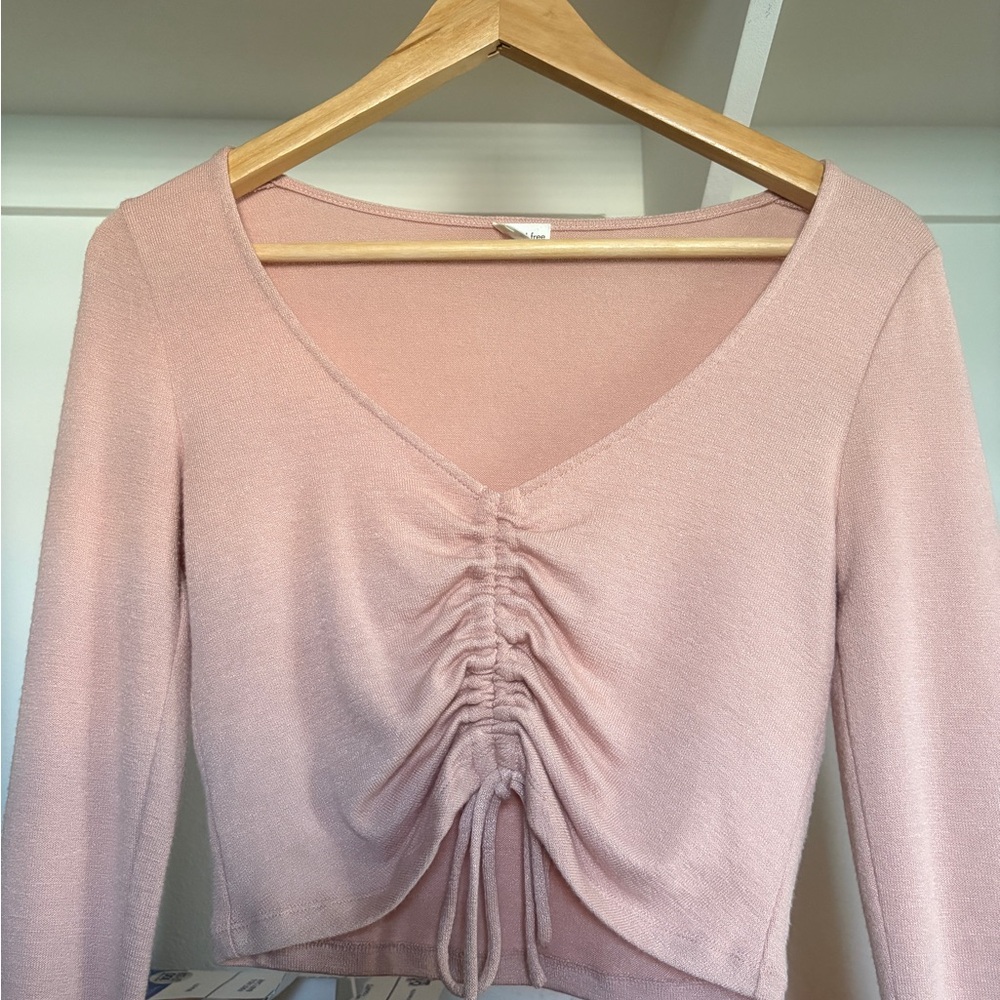 Aritzia Blush Ruched Crop Top